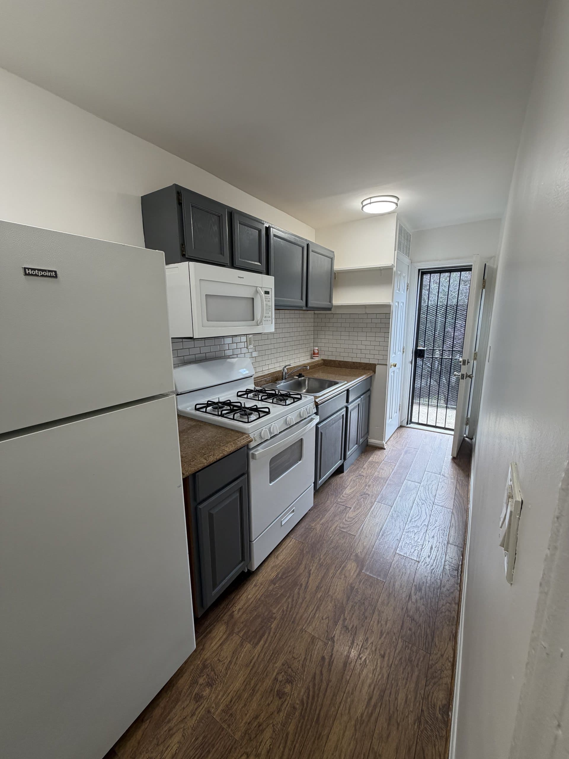 2021 I St NE #3 photo 17